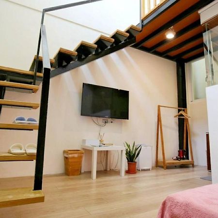 Windhouse B&B Tainan Esterno foto