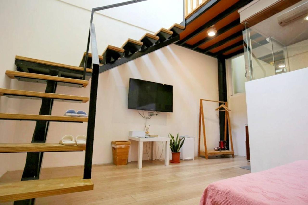Windhouse B&B Tainan Esterno foto