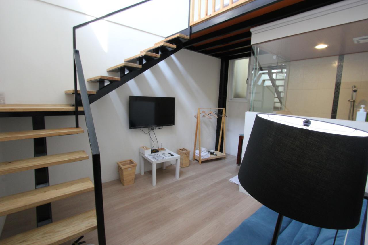 Windhouse B&B Tainan Esterno foto